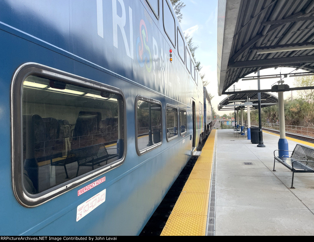  Views of Tri-Rail Train # P664 at Golden Glades Station 